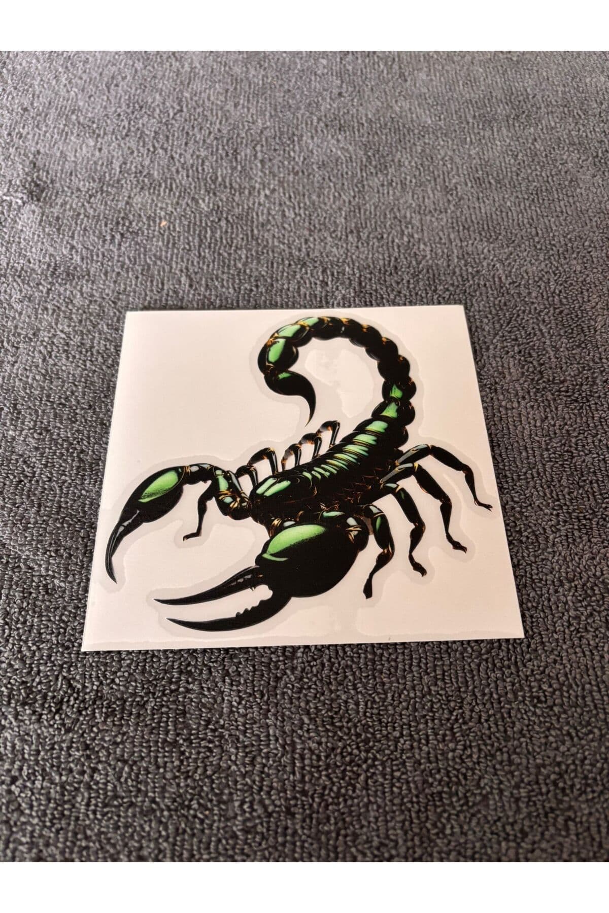Akrep Sticker Yeşil (11x11 cm) – Dıştan Yapıştırma